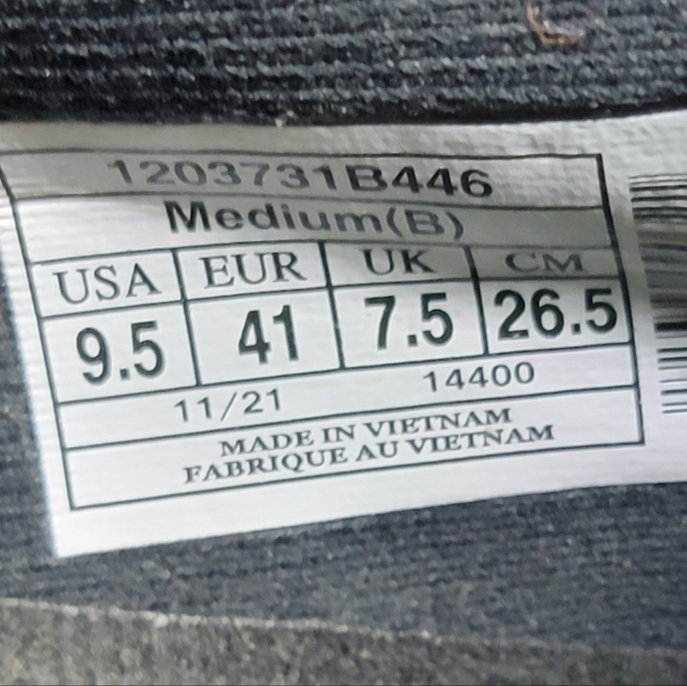 Brooks Sneakers - Picture 5 of 5